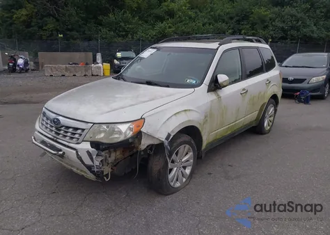 2011 Subaru Forester 2.5X Premium из США, поврежденный, VIN JF2SHADCXBH711545